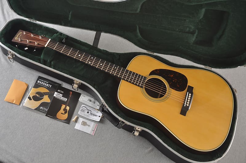 цена Акустическая гитара Martin D-28 Standard Dreadnought Acoustic Guitar #2666900