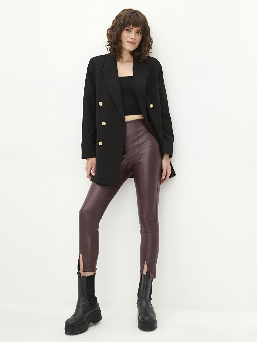 

Прямые женские брюки Slim Fit с имитацией кожи LCW Casual