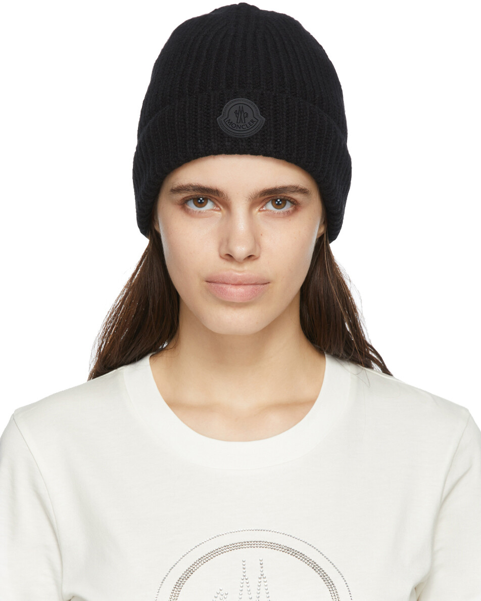 

Черная кашемировая шапка Moncler