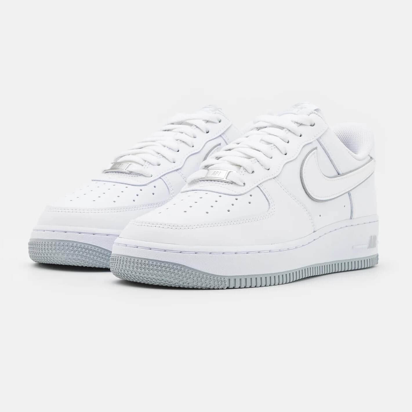 

Кроссовки Nike Sportswear Air Force 1 07, белый/серый