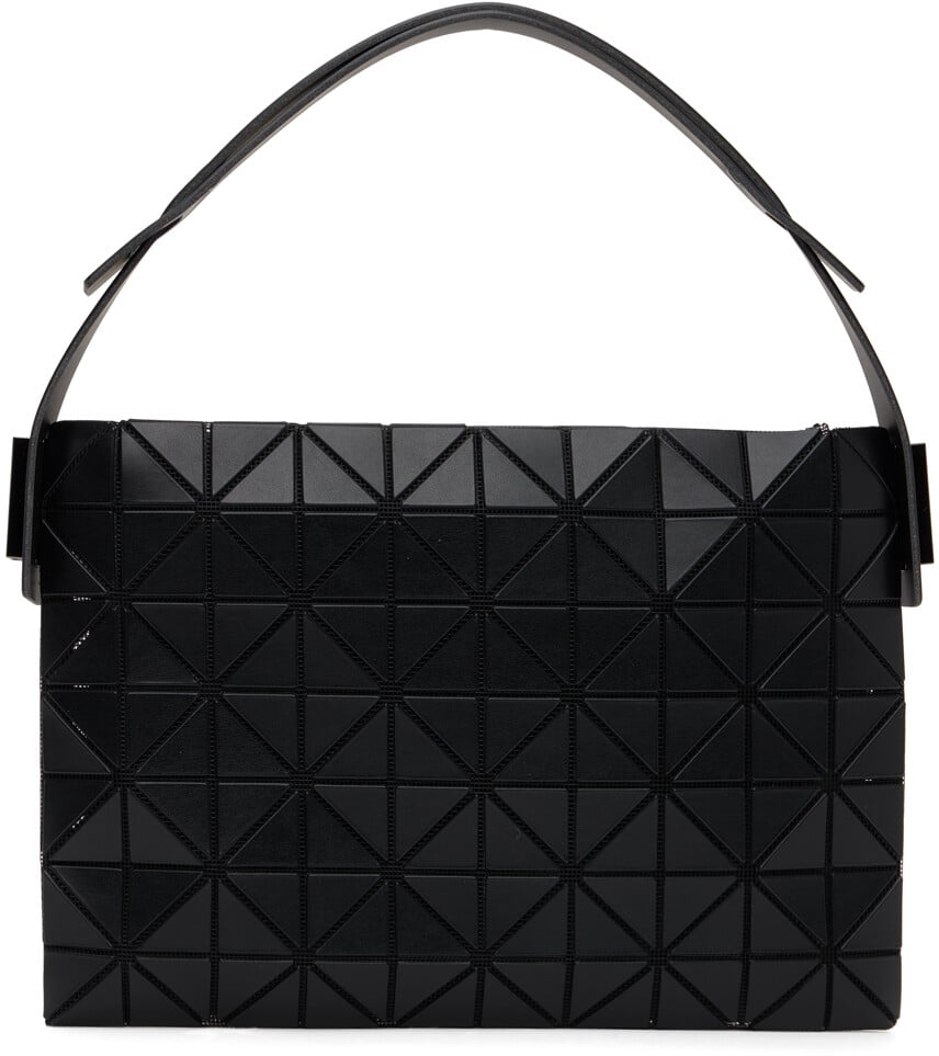 

Черная матовая сумка через плечо Baguette Bao Bao Issey Miyake