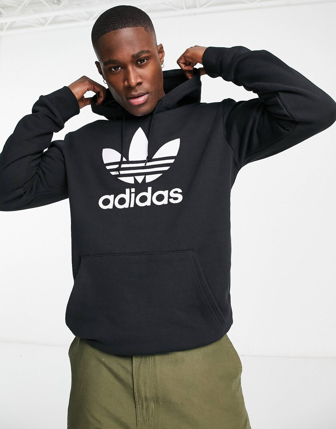 

Худи черного цвета с трилистником adidas Originals, Черный