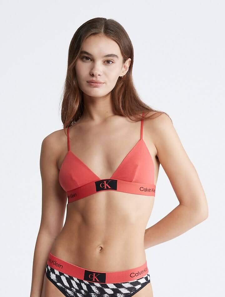 

Бюстгальтер без косточек Calvin Klein 1996 Triangle, розовый