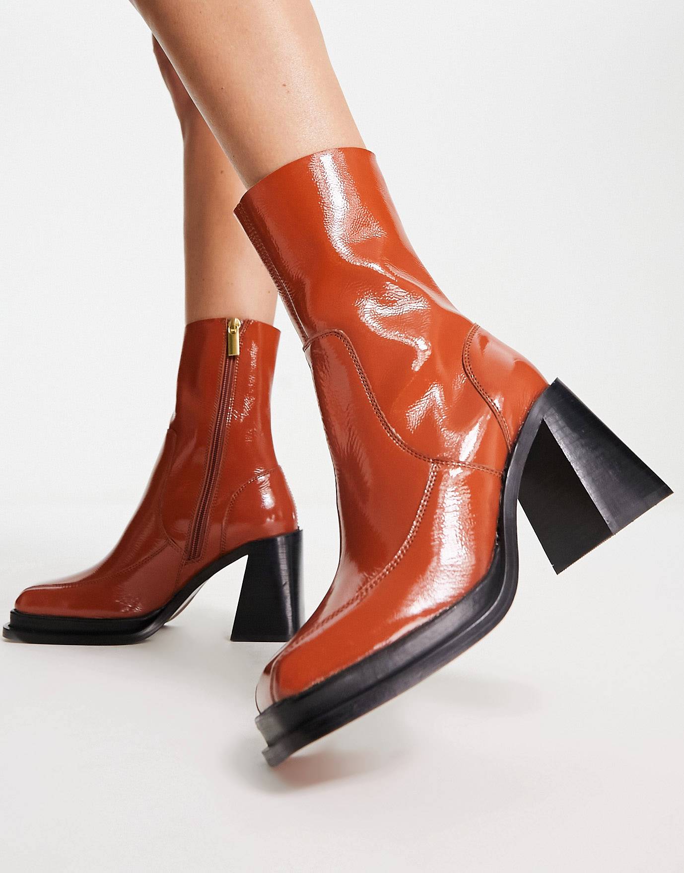 Светло-коричневые лакированные кожаные ботинки на среднем каблуке ASOS DESIGN Restore