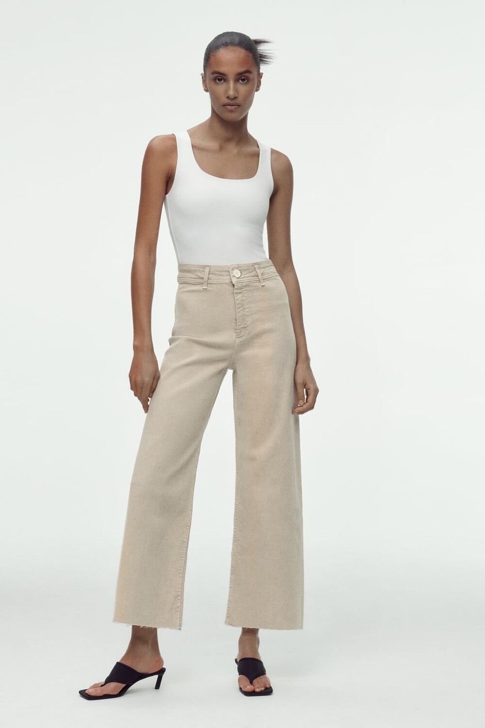 

Прямые джинсы с высокой талией zw marine ZARA