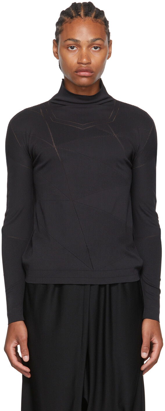 

Черная водолазка с вырезом 132 5. ISSEY MIYAKE