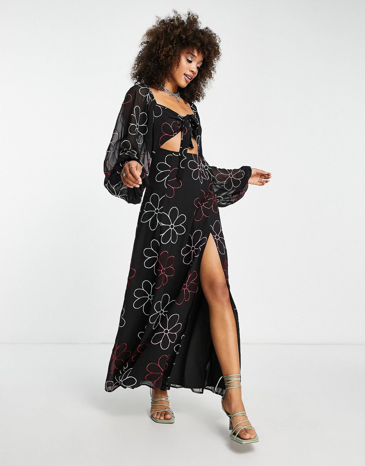 

Платье макси с вырезами ASOS DESIGN и вышивкой разноцветными цветами по всей поверхности