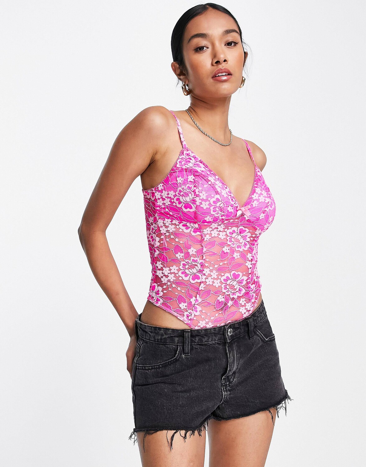 

Розовое кружевное боди Miss Selfridge