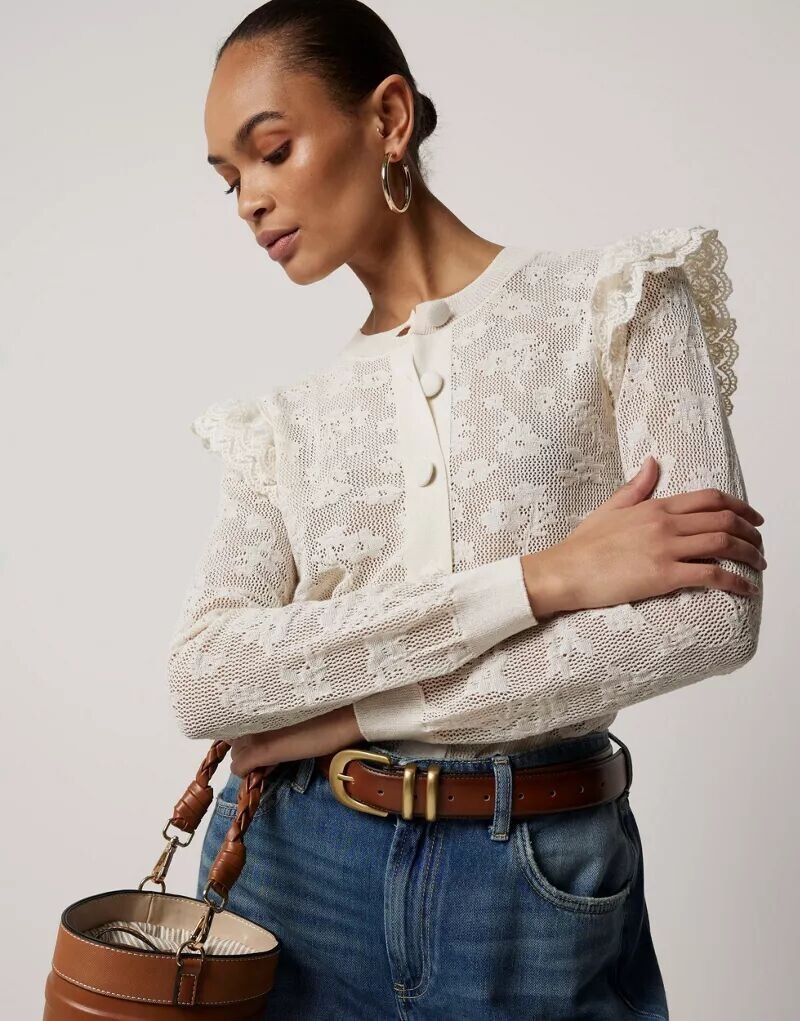 

Бежевый кардиган с кружевными оборками River Island