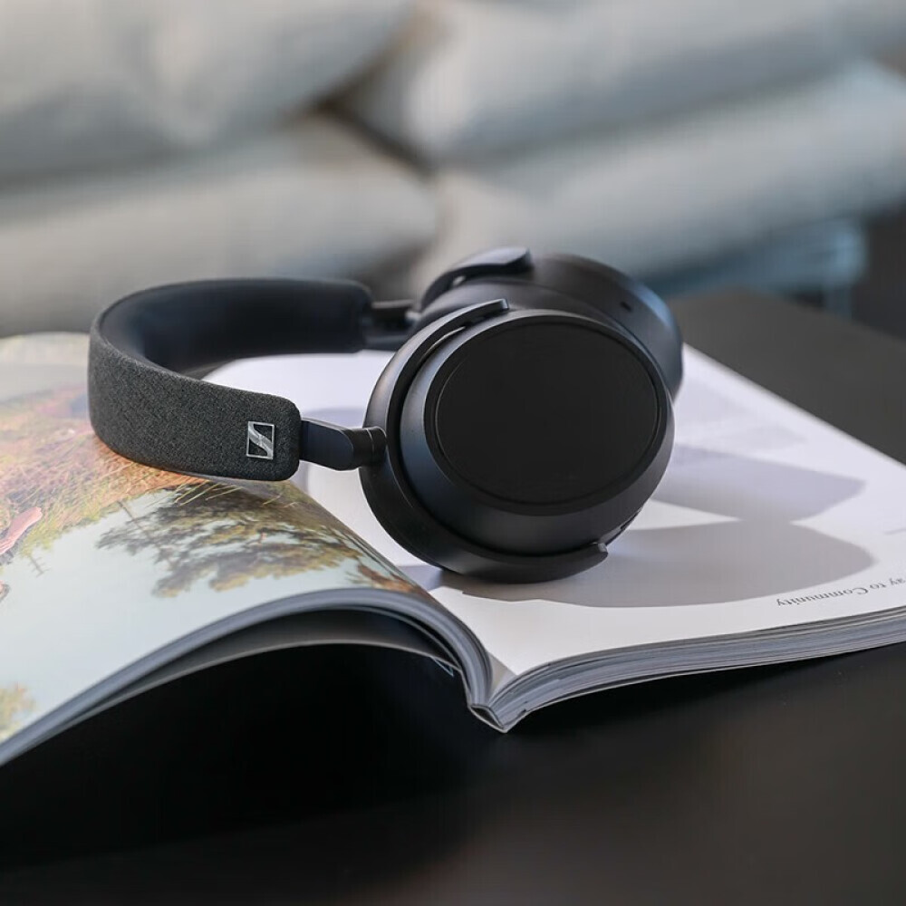 

Беспроводные наушники Sennheiser MOMENTUM 4 с активным шумоподавлением, черный