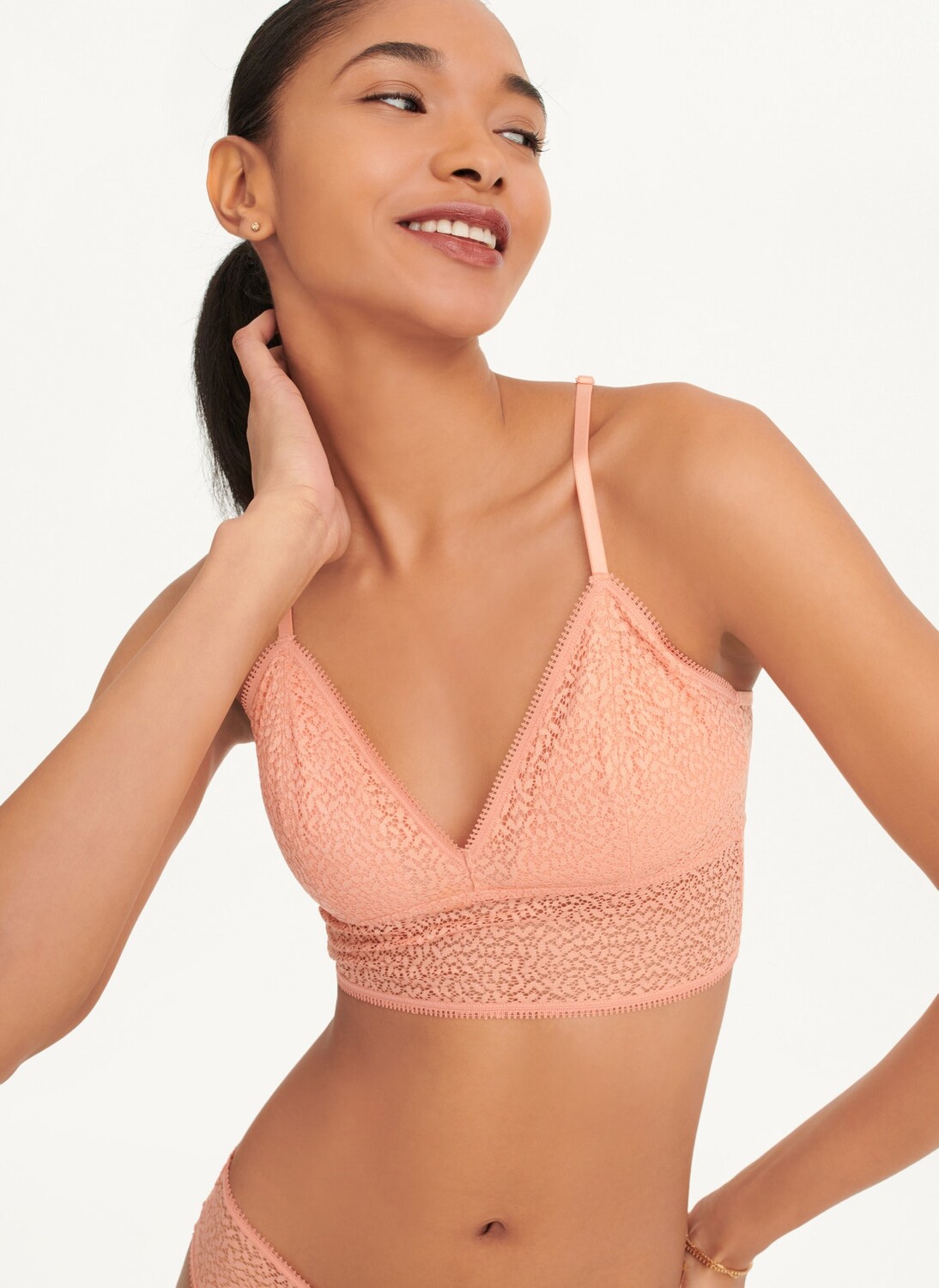 

Бюстгальтер удлиненный без косточек Modern Lace со спиной-борцовкой DKNY