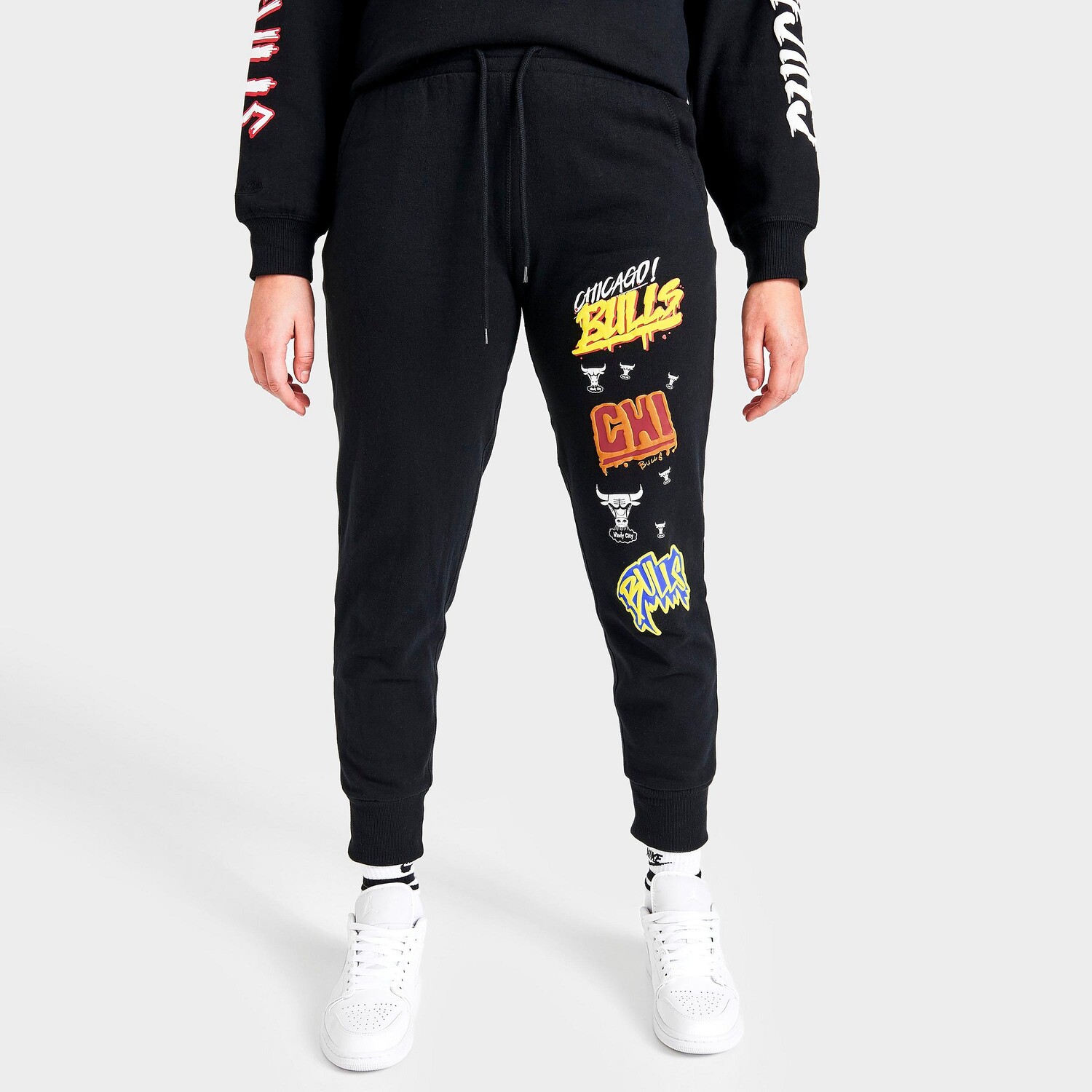 

Женские брюки-джоггеры Mitchell & Ness Chicago Bulls NBA Slap Sticker, черный