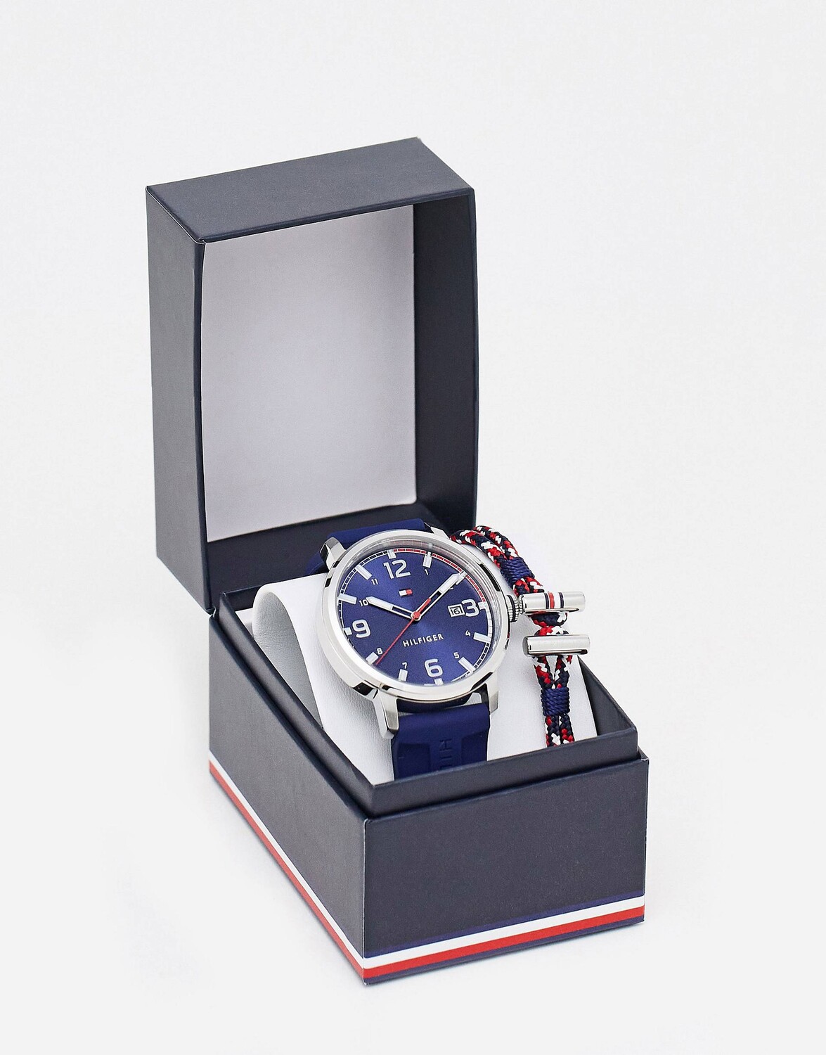 

Подарочный набор из мужских силиконовых часов и плетеного браслета Tommy Hilfiger темно-синего цвета