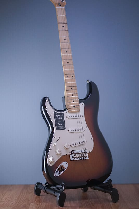 fender player stratocaster left handed 2022 3 tone sunburst с кленовой накладкой Электрогитара Fender Player Stratocaster Left Handed 3-Color Sunburst DEMO