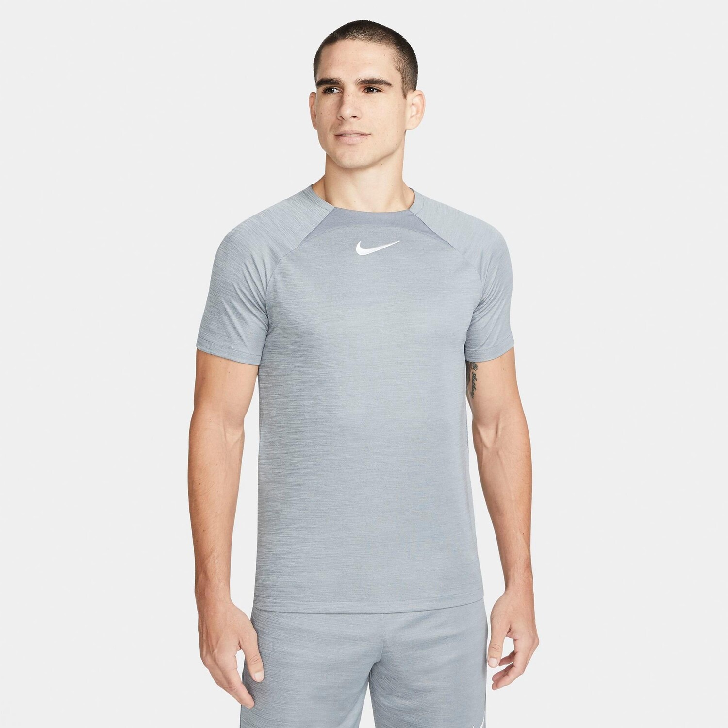 

Футболка с короткими рукавами Nike Dri-FIT Academy, светло-серый