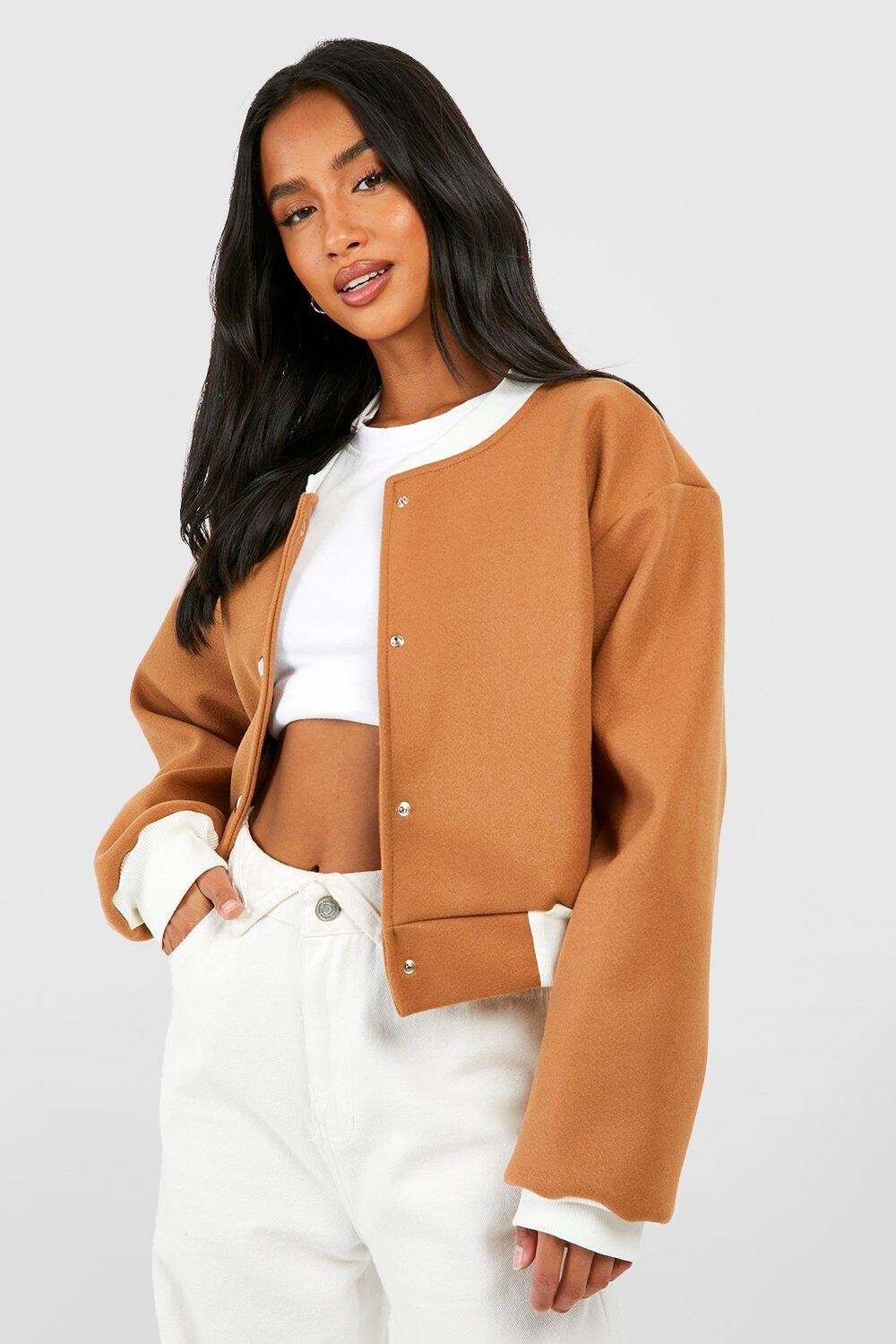 

Укороченный бомбер из шерсти petite Boohoo, загар