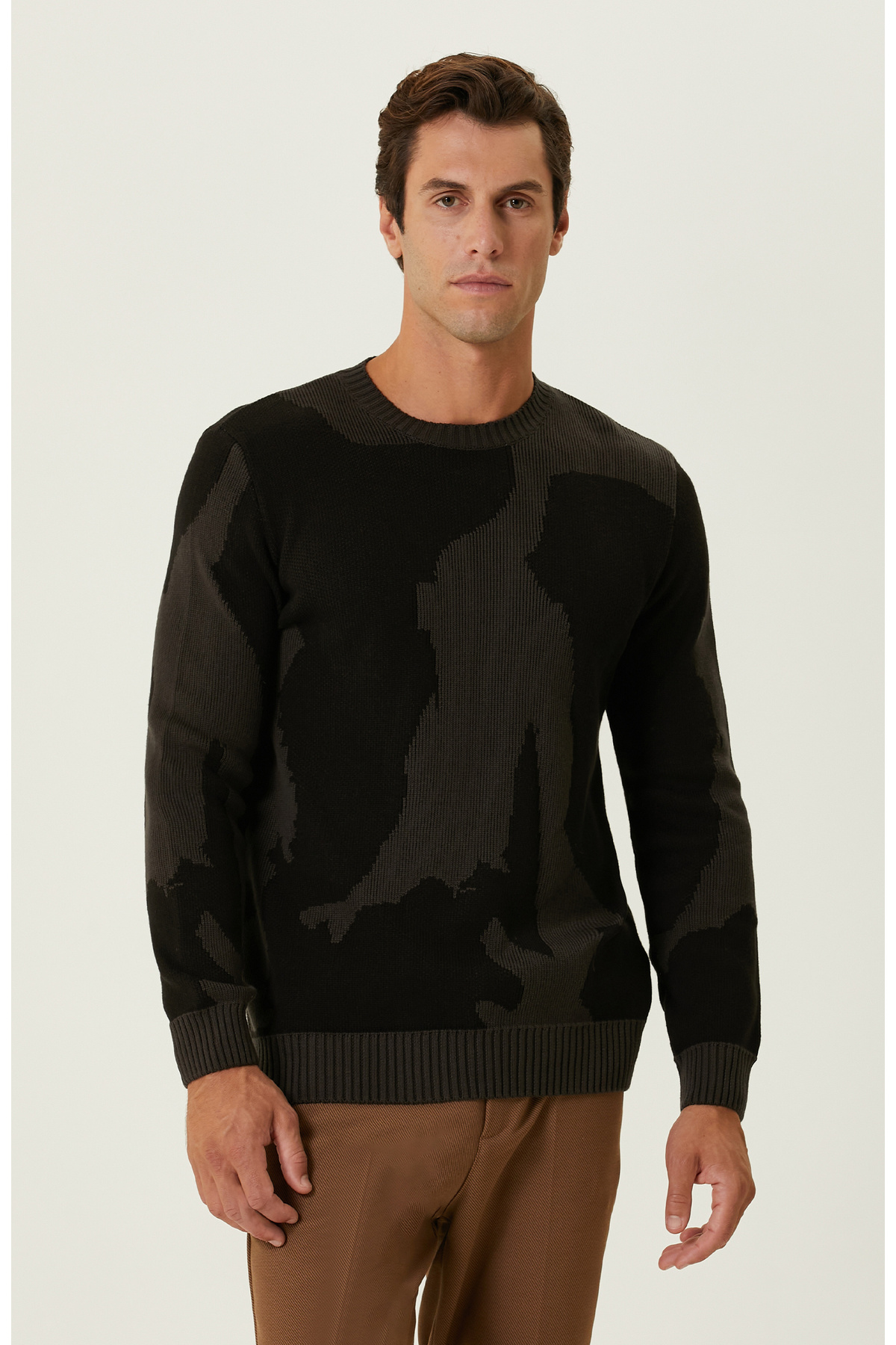 Черный свитер с камуфляжным принтом цвета хаки Network, черный