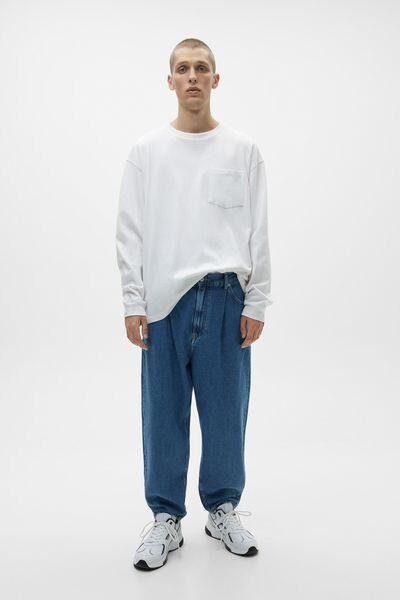 

Базовые джинсы с объемным кроем PULL&BEAR