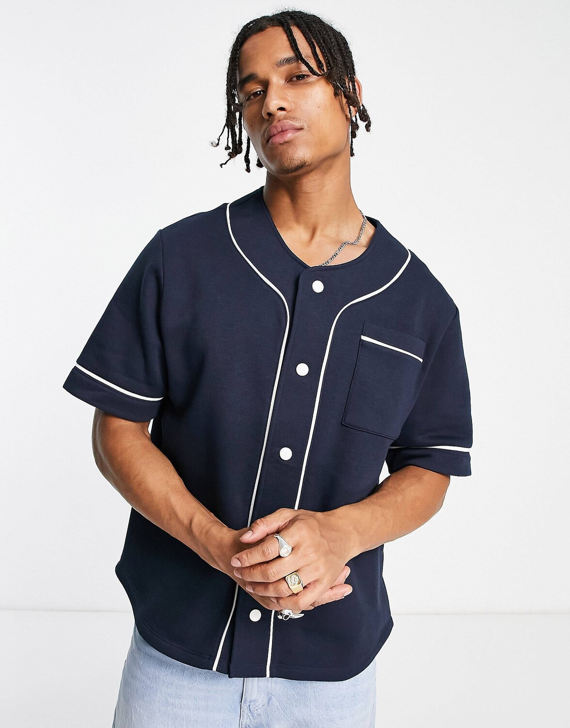 

Темно-синий свитер оверсайз в бейсбольном стиле ASOS DESIGN