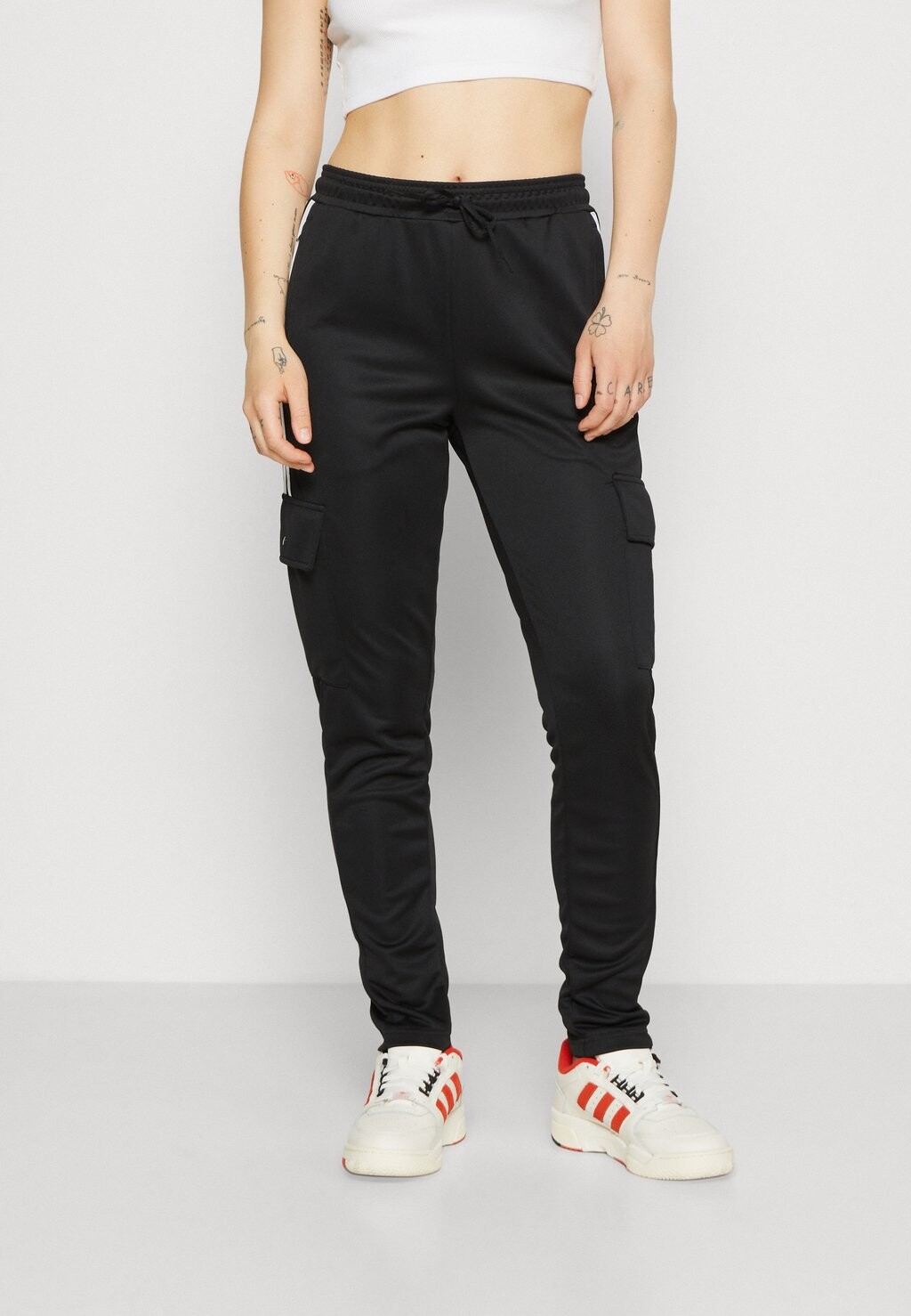

Брюки карго Adidas, черно-белый, Черный