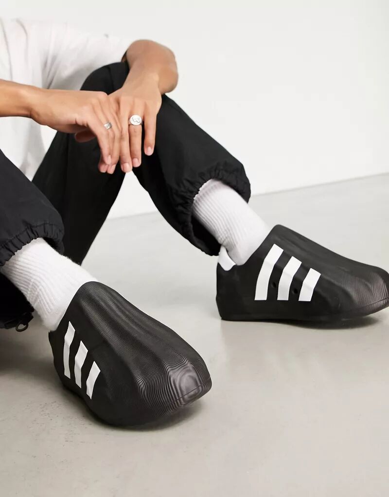 цена Черно-белые кроссовки adidas Originals FOM Superstar