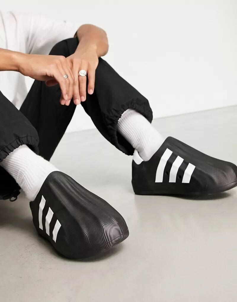 

Черно-белые кроссовки adidas Originals FOM Superstar