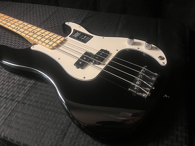 

НОВЫЙ! Fender Player Precision Bass 4-String Pau Ferro Board — черная отделка — официальный дилер Player Precision Bass with Rosewood Fretboard