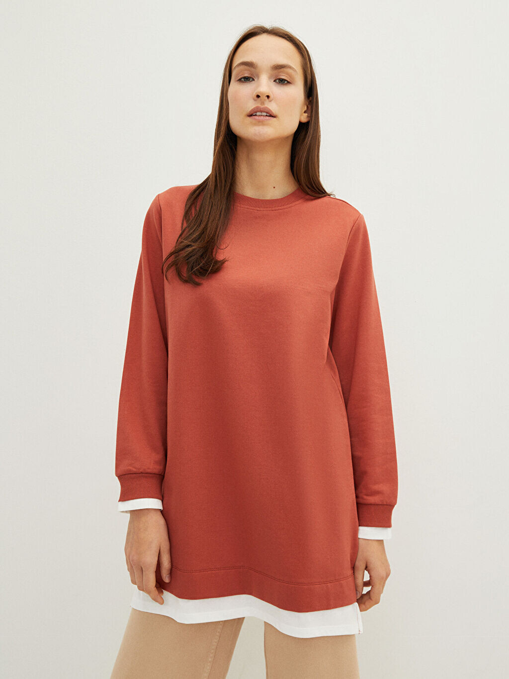 

Женская туника прямого кроя с круглым вырезом и длинными рукавами LCW Modest