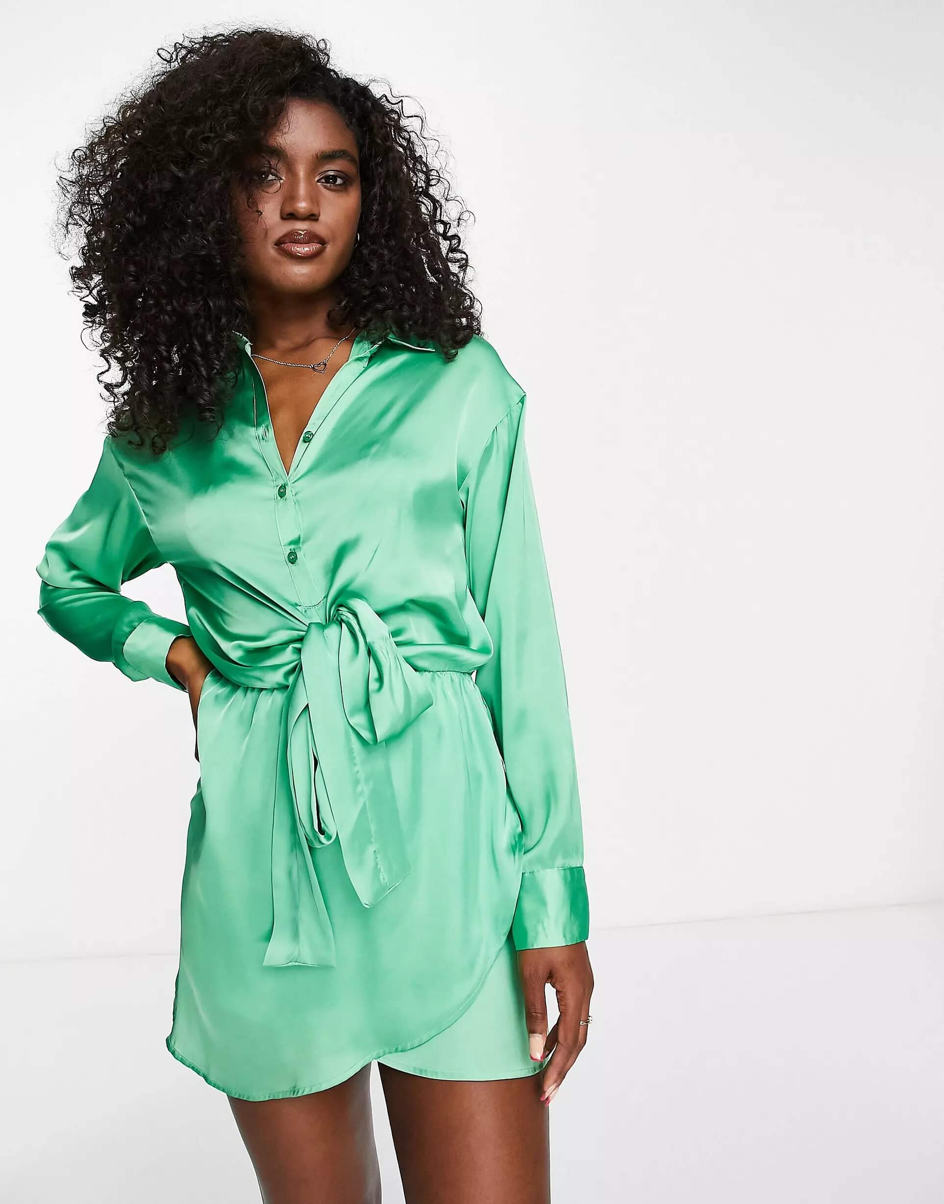 Платье Pull&Bear Tie Front Long Sleeve Satin Mini Shirt, зеленый