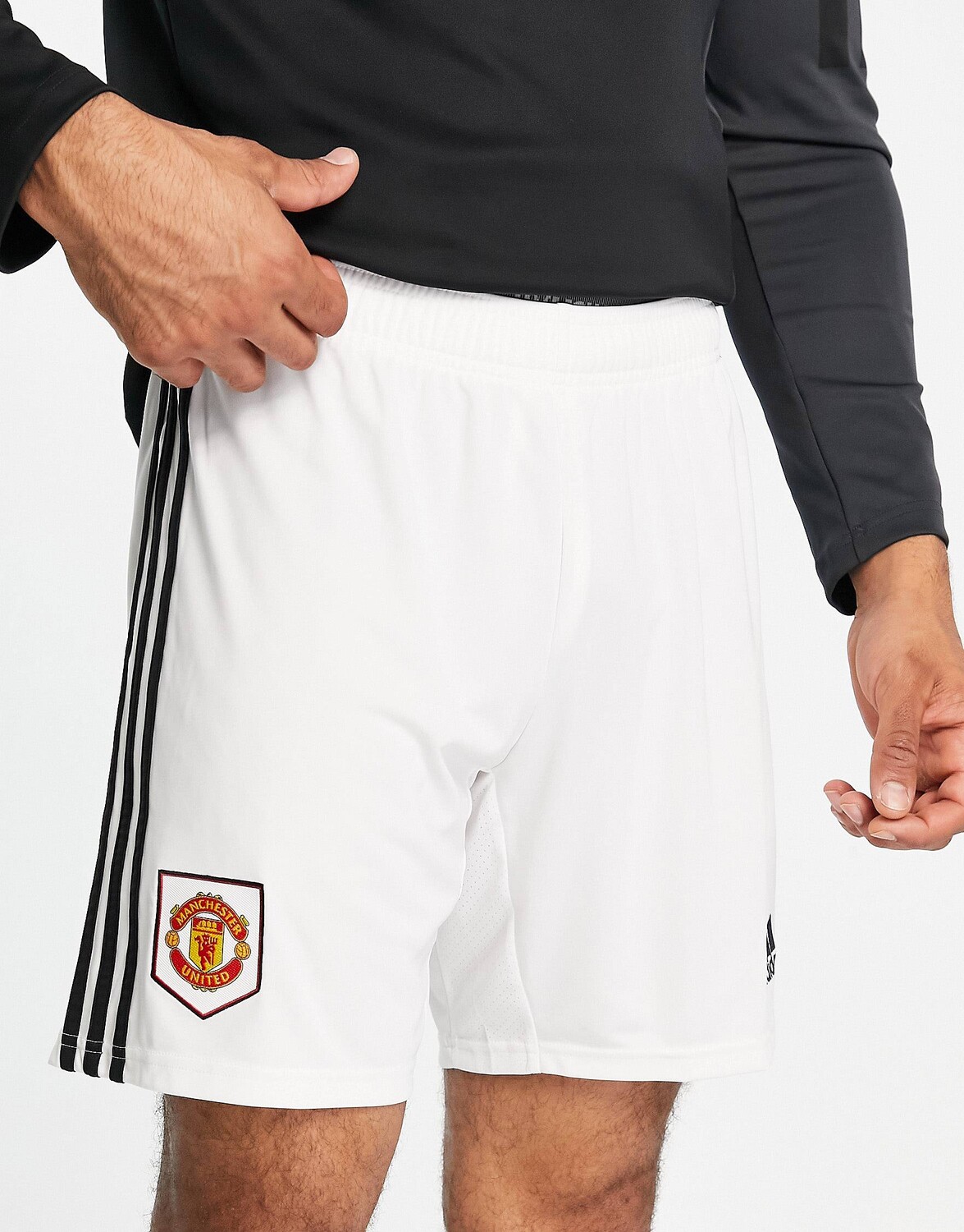 

Белые домашние шорты adidas Football Manchester United FC 2022/23