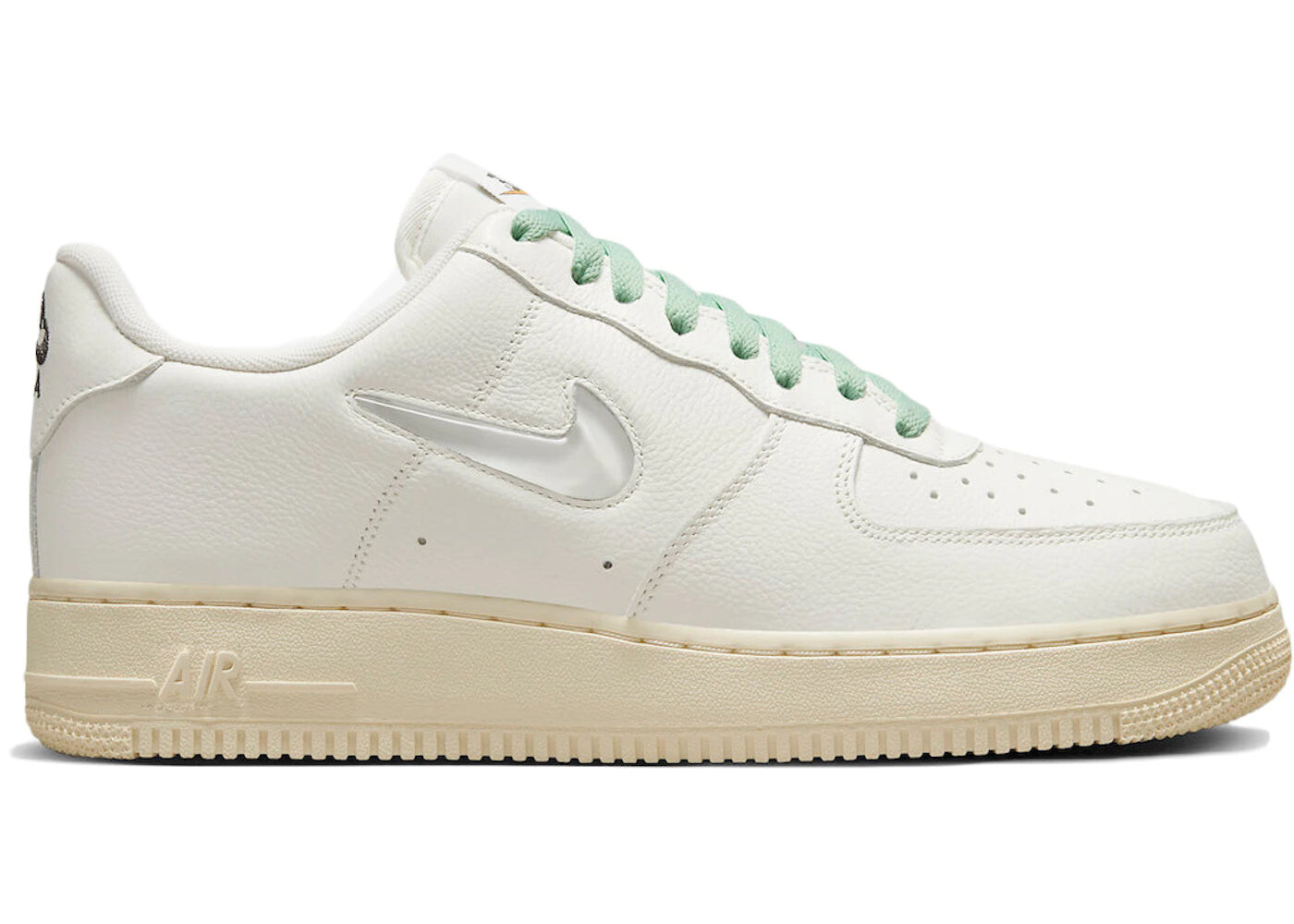 

Кроссовки Nike Air Force, бежевый