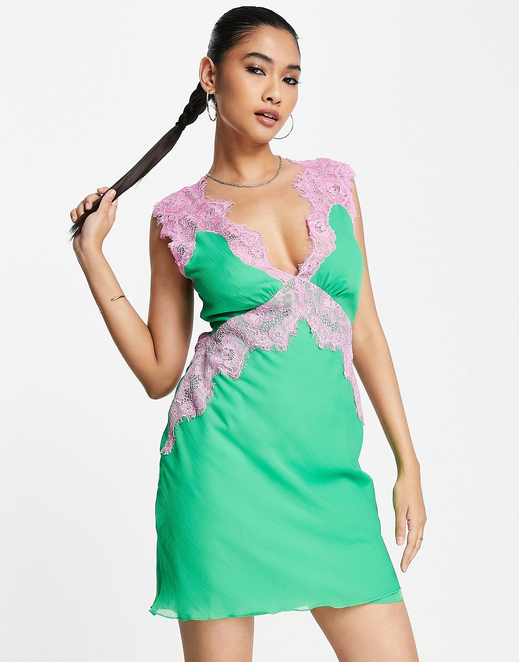 Зелено-розовое мягкое платье мини-комбинация с контрастным кружевом и завязками на спине ASOS DESIGN
