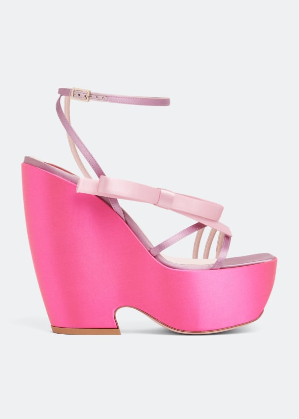 цена Сандалии ROGER VIVIER Choc Bow wedge sandals, розовый