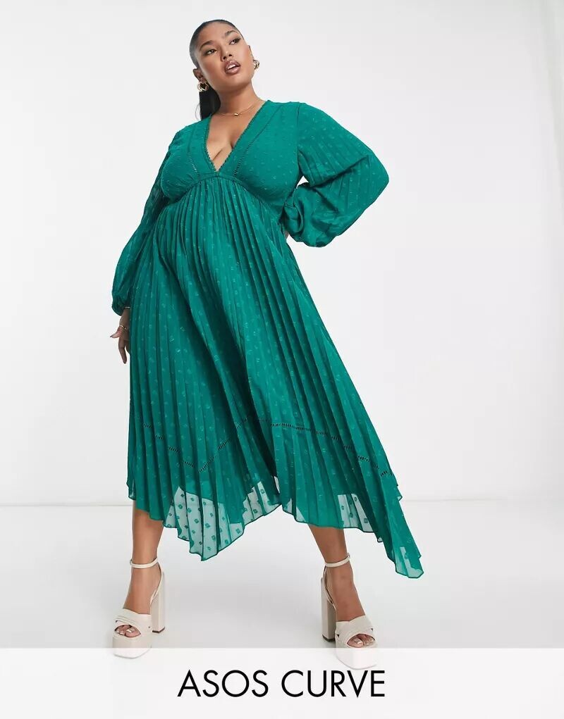 

Плиссированное платье миди добби с v-образным вырезом спереди ASOS DESIGN Curve