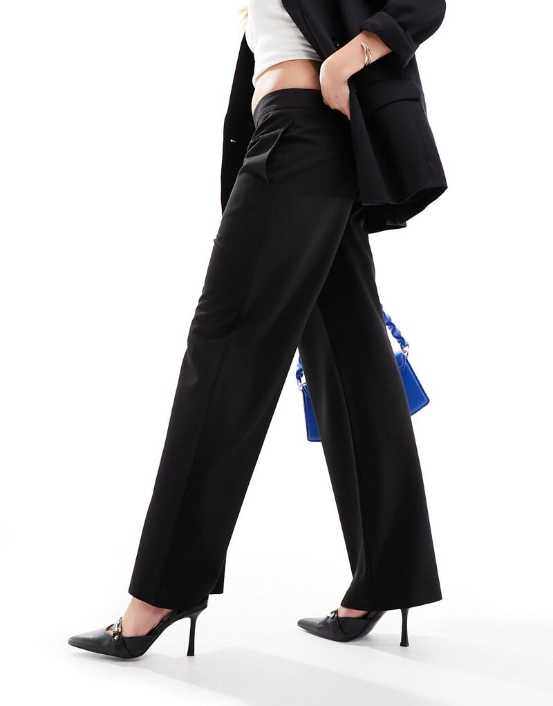 

Черные прямые брюки со средней посадкой ASOS DESIGN