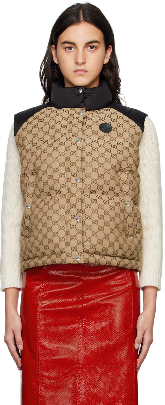 

Бежевый пуховик с узором GG Gucci