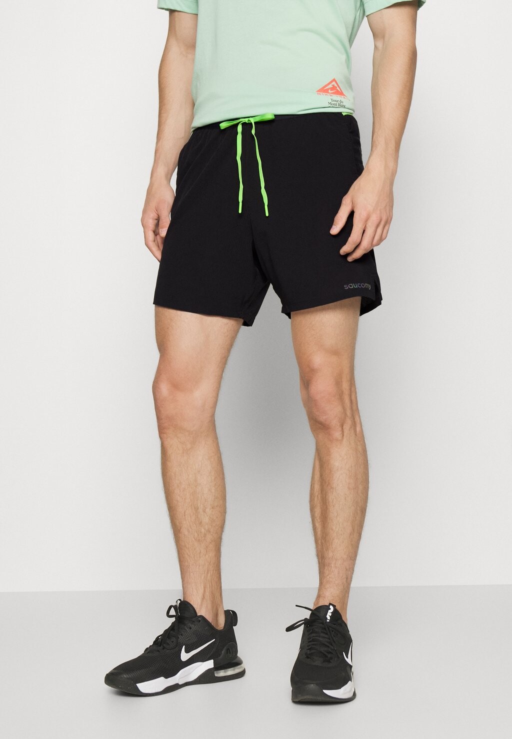

Спортивные шорты Saucony