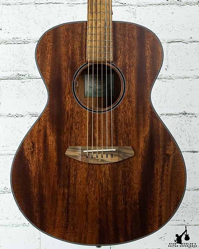 

Breedlove Discovery S Concert Красное дерево-Красное дерево Discovery S Concert Mahogany