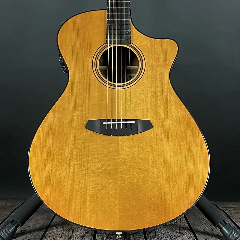 Breedlove Performer Pro Series Concerto Aged Toner CE