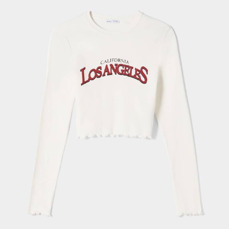 

Лонгслив Bershka Cropped With Print, белый