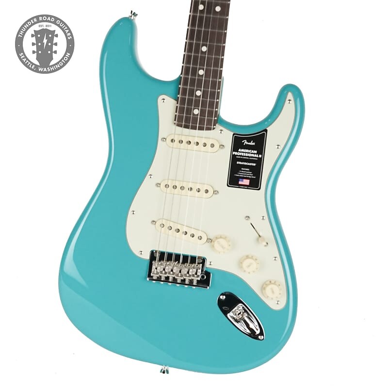 

Новый Fender American Professional II Stratocaster Miami Blue