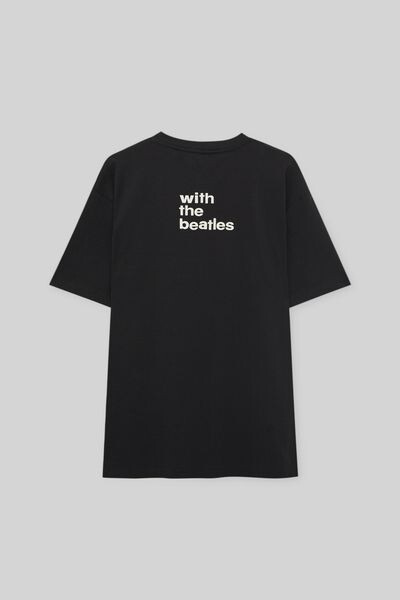 

Черная футболка Битлз PULL&BEAR