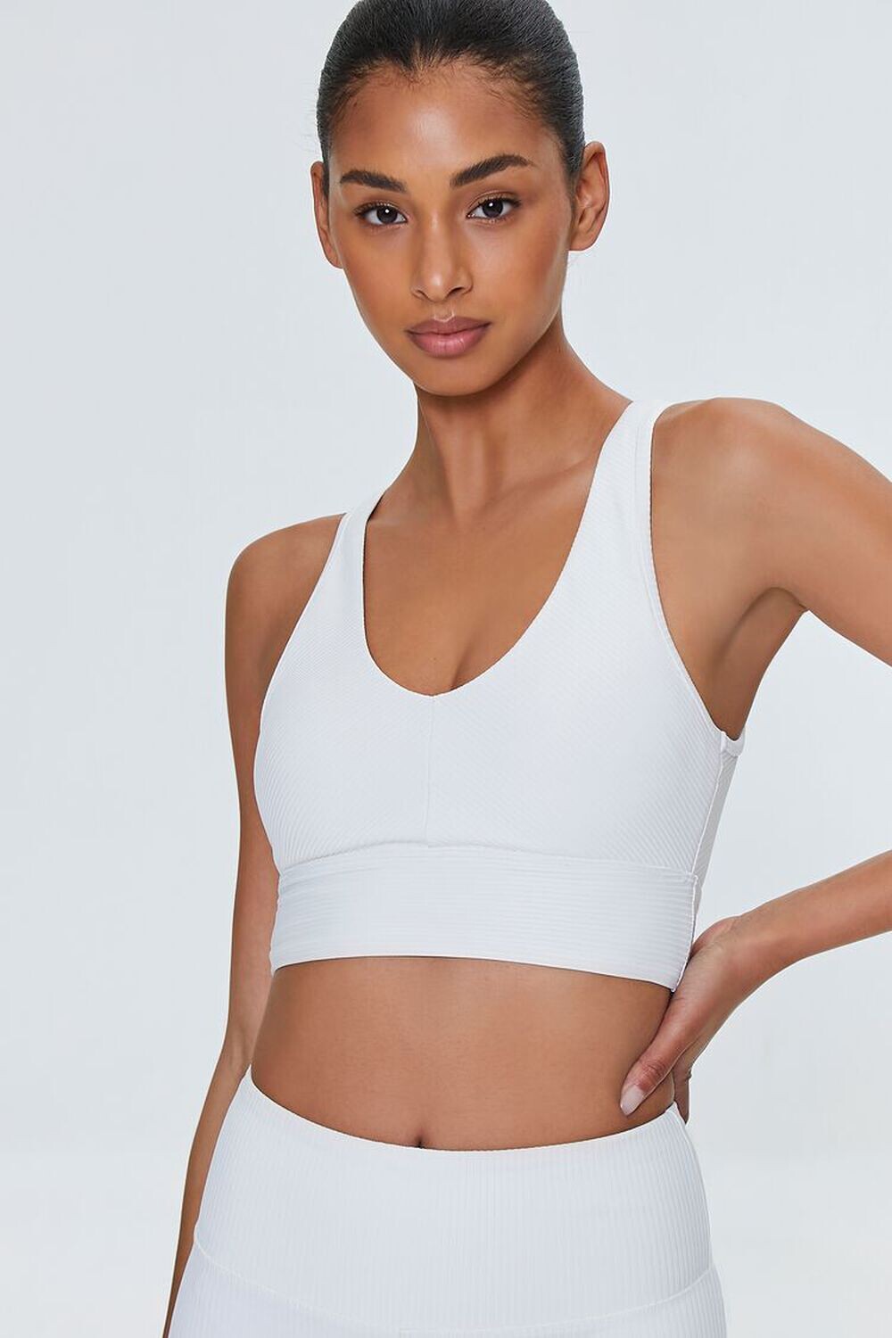 

Спортивный бюстгальтер с вырезами в рубчик Forever 21, ванилла