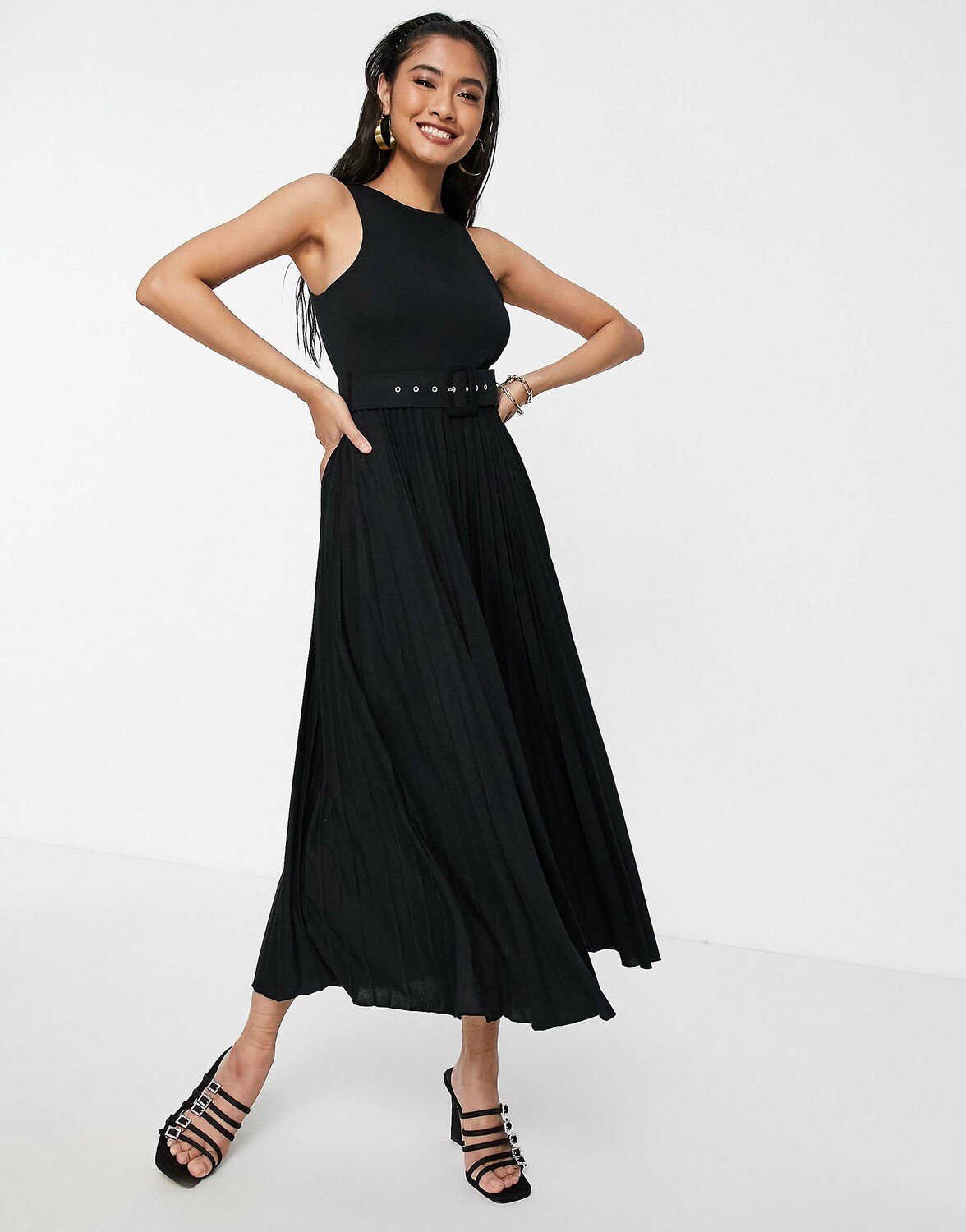 

Черное плиссированное платье миди без рукавов с поясом ASOS DESIGN