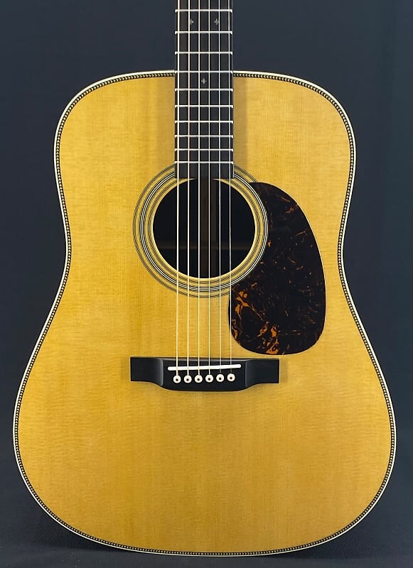 

Дредноут Martin Standard Series HD-28 из розового дерева