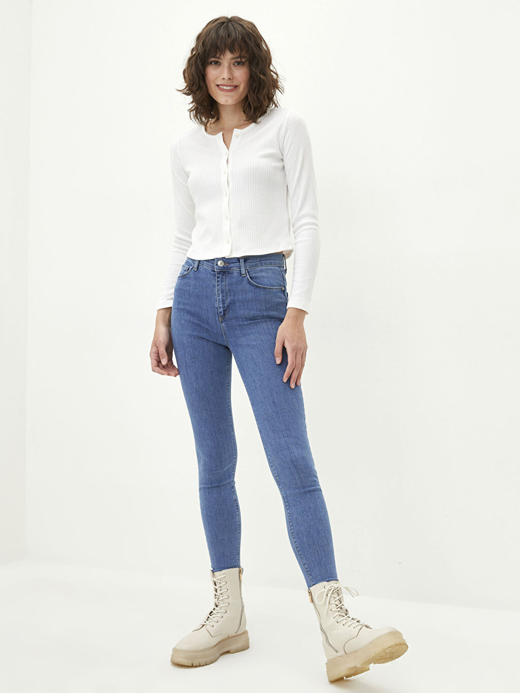 цена Супероблегающие женские джинсы Rodeo с высокой талией и карманами LCW Jeans