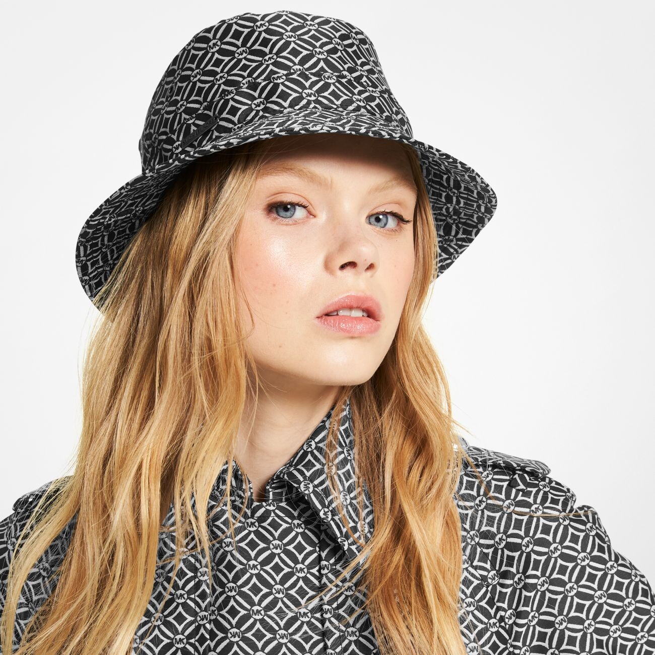 

Панама Michael Michael Kors Logo Jacquard, черный/белый