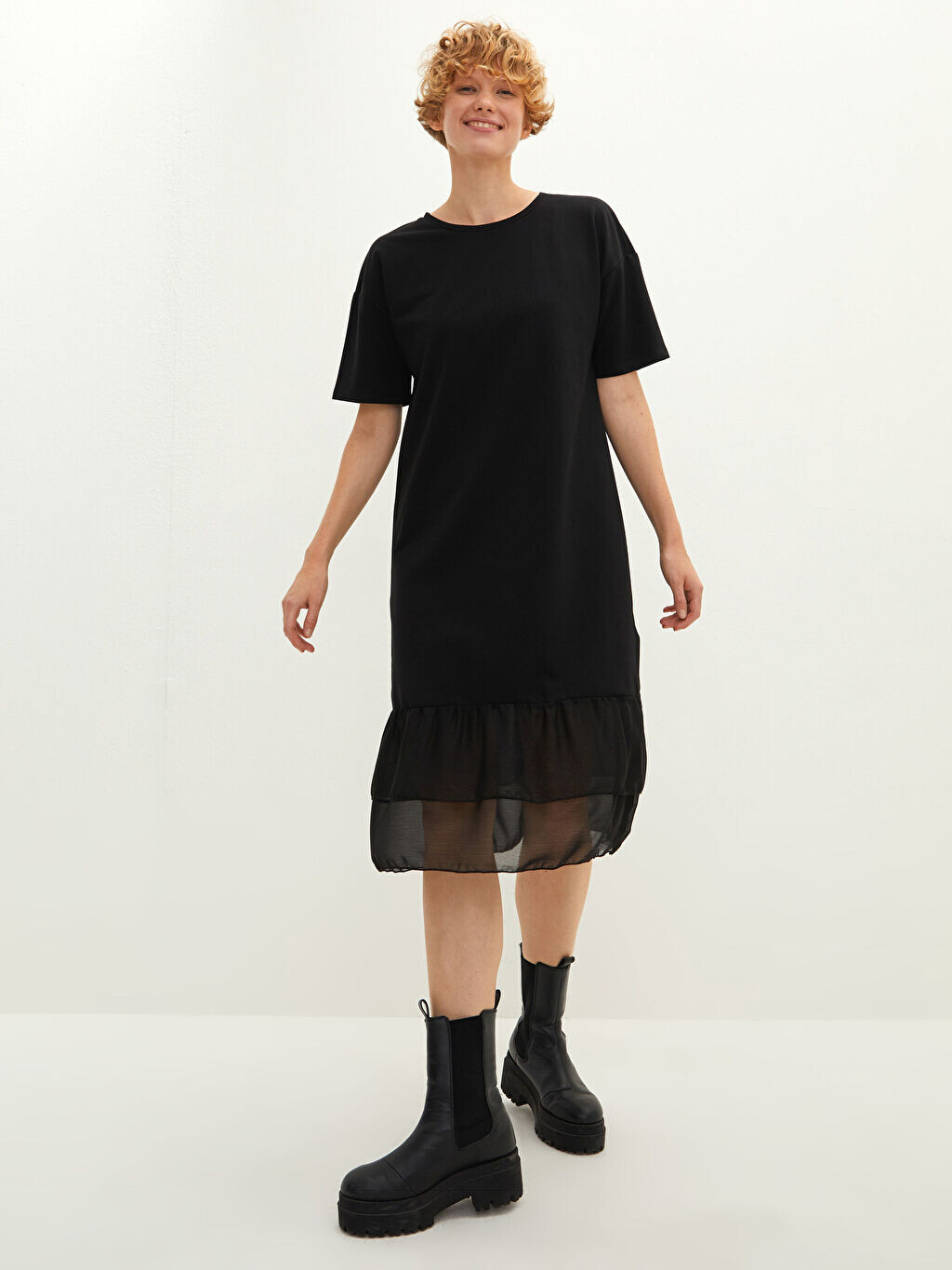 

Прямое женское платье с круглым вырезом и коротким рукавом LCW Casual