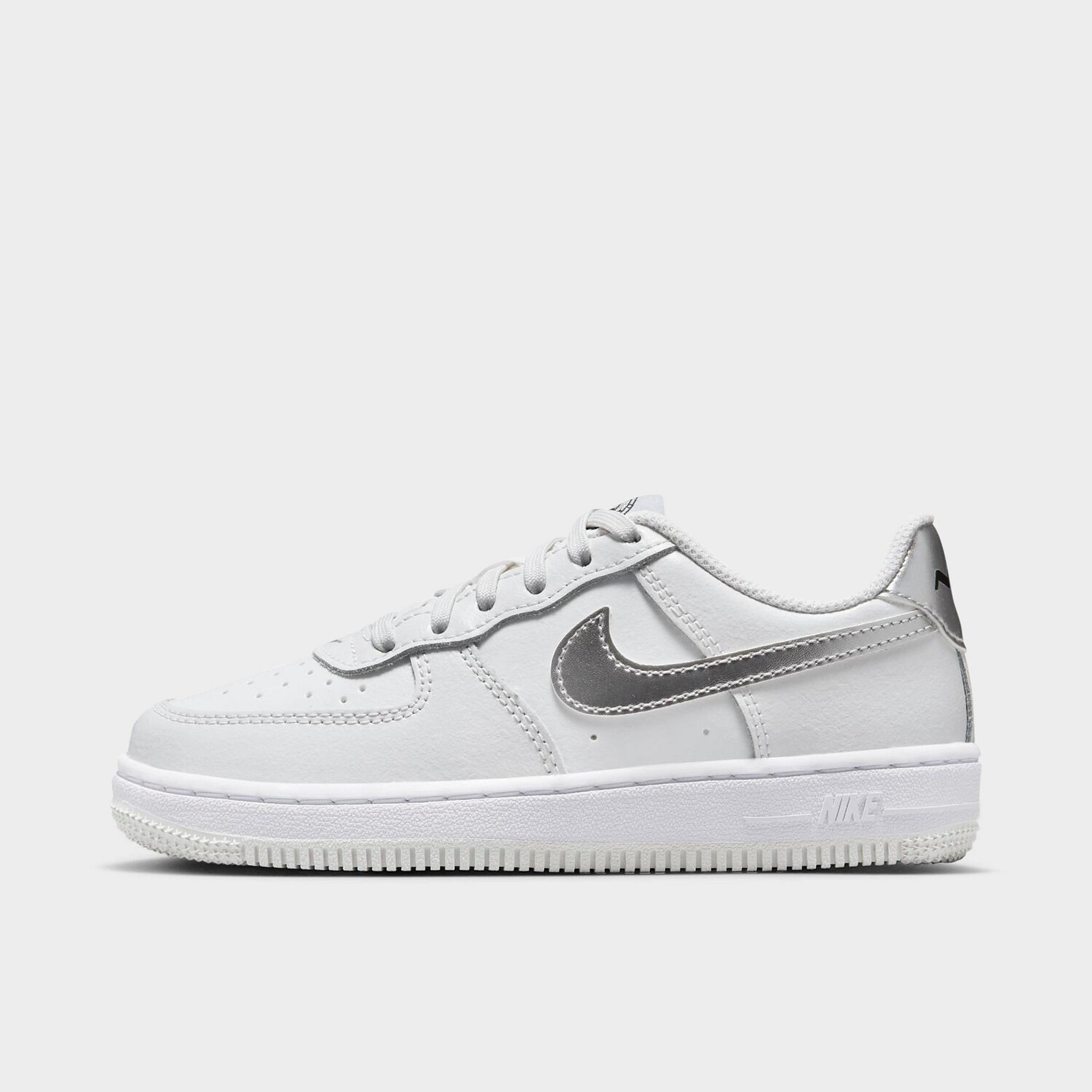 

Повседневная обувь Nike Force 1 Low SE для маленьких детей, белый