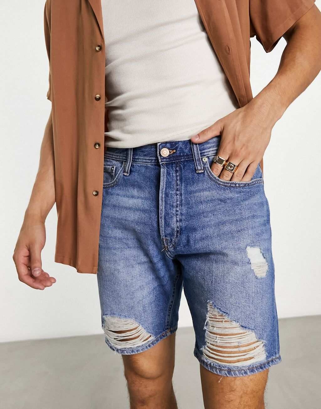 

Светлые джинсовые шорты свободного кроя с потертостями Jack & Jones Intelligence